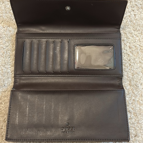 Gucci Beige and Brown Monogram Clutch - Picture 8 of 11